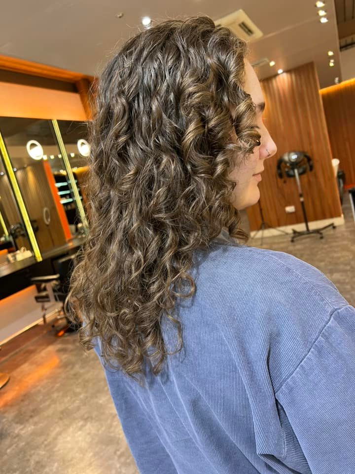 curly hair salon near me