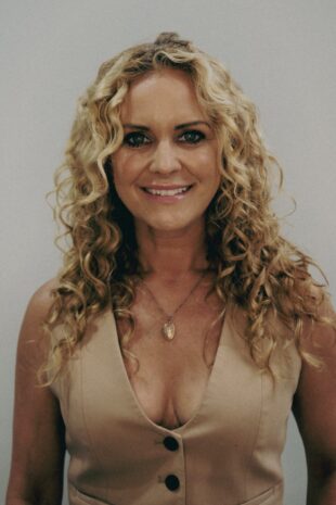 claire wigs and warpaint sheffield salon claire wigs and warpaint sheffield salon