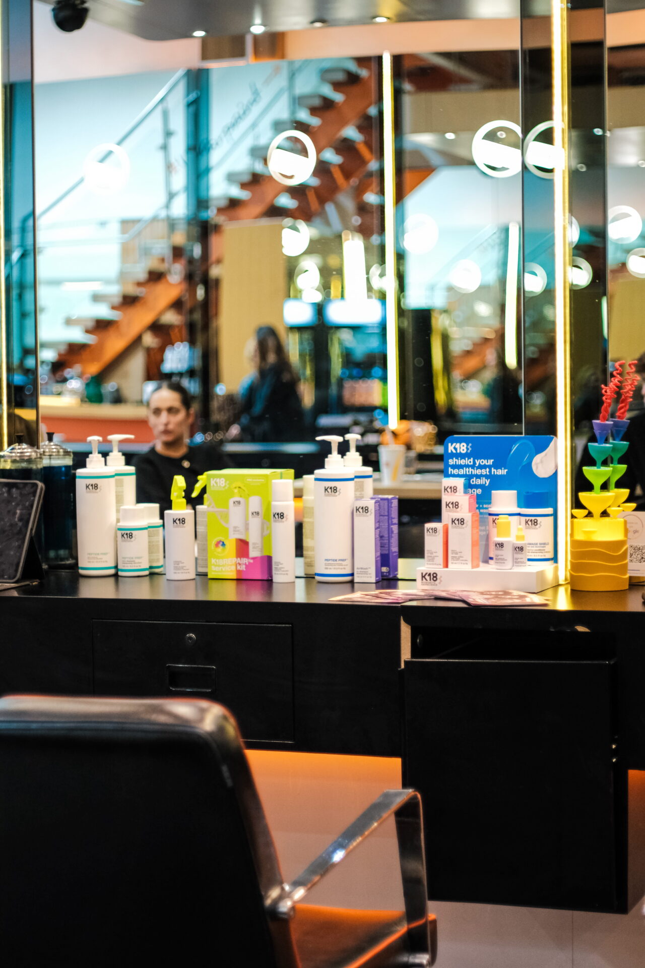 wigs and warpaint sheffield salon k18 9